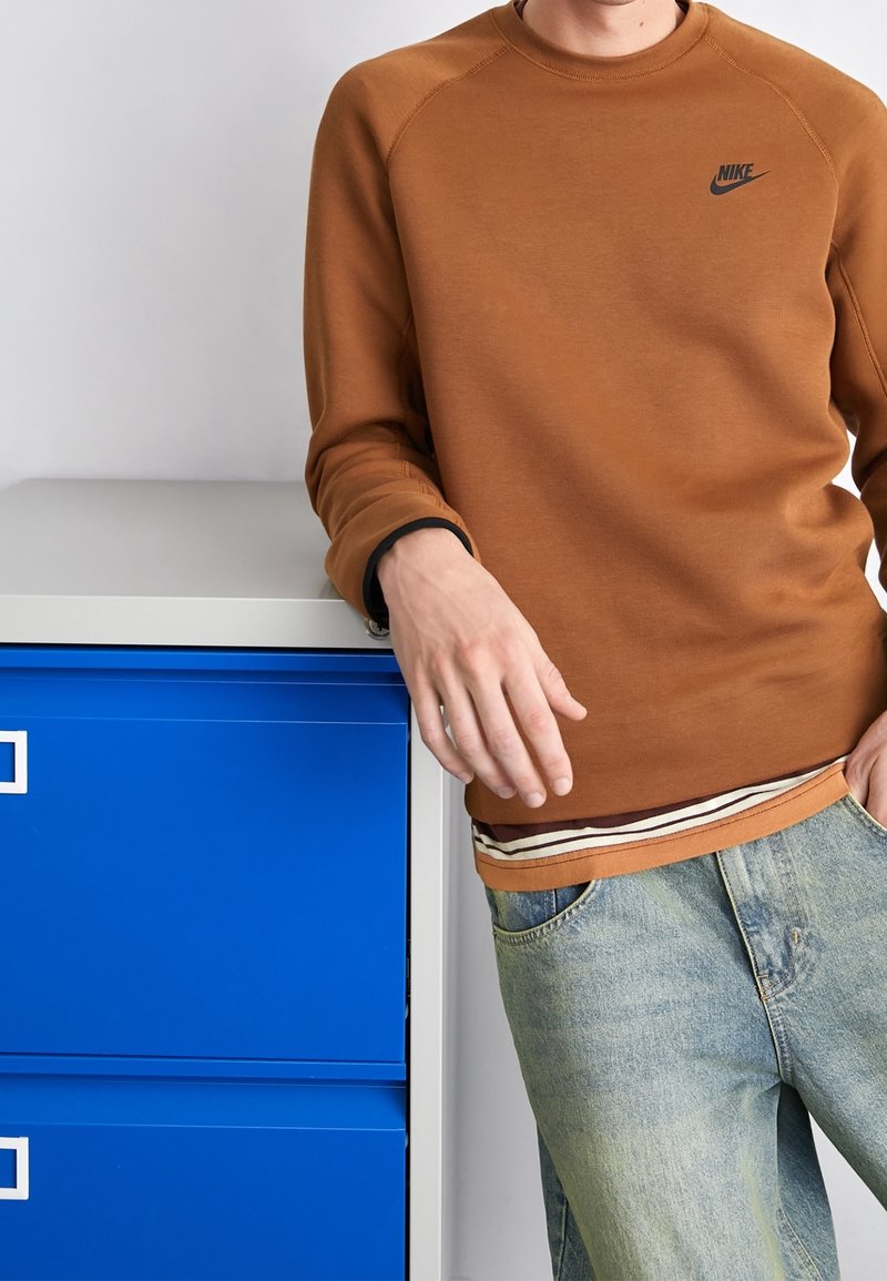 Nike Sportswear Sweatshirt - brown