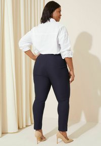 Curves Like These Nohavice - navy blue
