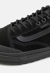 Vans MTE OLD SKOOL WATERPROOF UNISEX - Tenisice - black