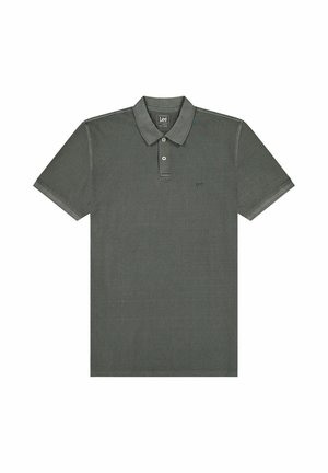 Dunkelgraues Herren-Poloshirt mit kurzen Ärmeln, zwei Knöpfen, Kragen und kleinem "Lee"-Logo, das auf der linken Brust aufgestickt ist.