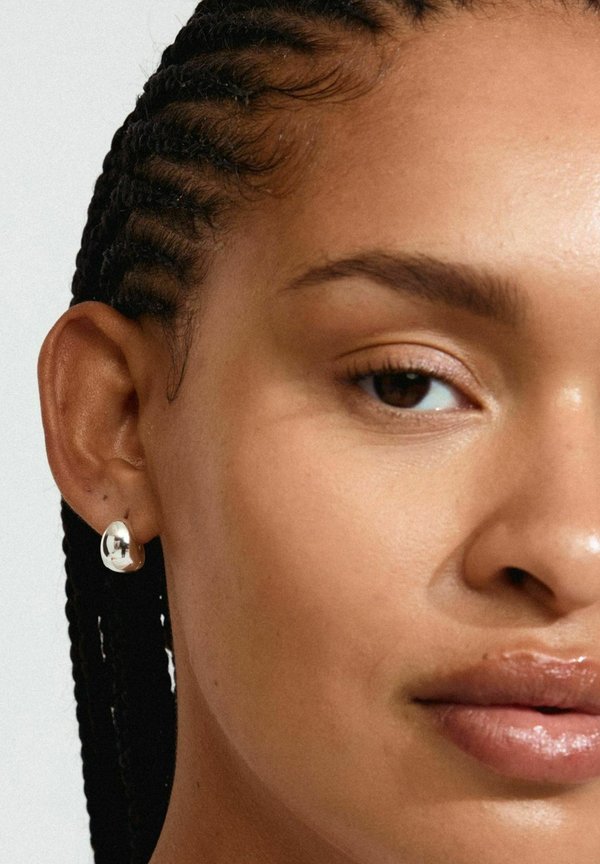 JUA - Ohrringe - silver plated