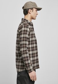 Urban Classics ROOTS - Pluus - darkground/warmsand