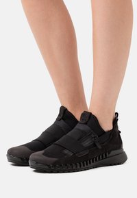 ECCO ZIPFLEX - Trainers - black