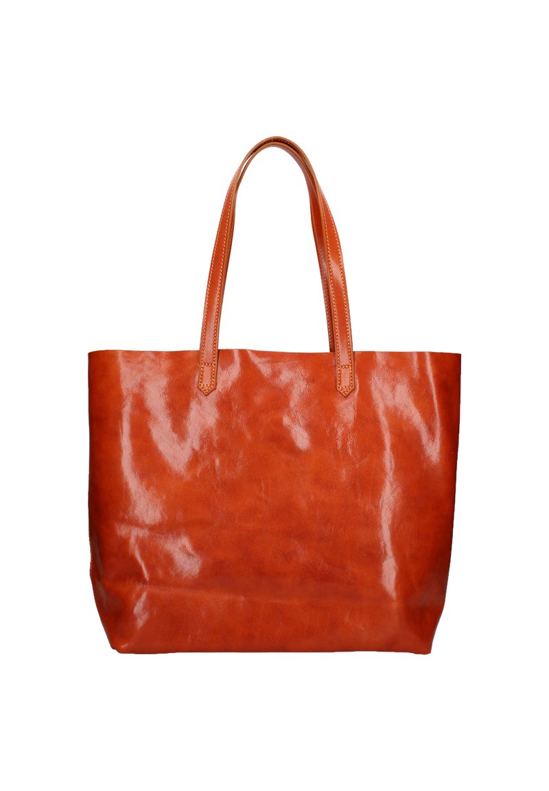 Borsa tote in pelle marrone chiaro con una superficie liscia e lucida, dotata di manici lunghi e una forma rettangolare spaziosa. Nessun hardware o accenti visibili.