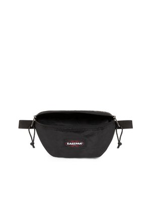 Riñonera negra Eastpak con compartimento abierto con cremallera y correas laterales ajustables sobre fondo blanco.