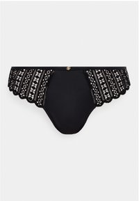 Μαύρο δαντελένιο εσώρουχο με λουλουδένια σχέδια στα πλευρά, κυματιστά άκρα και ένα μικρό χρυσό λογότυπο στο κέντρο της μέσης.