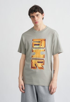 TEE DAY PLUS - Μπλουζάκι με στάμπα - spruce fog