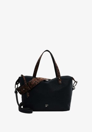 Schwarze Handtasche mit Leopardenmuster-Griffen und Schultergurt, silbernem SF-Logo und Reißverschluss oben.