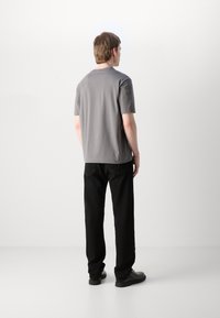 BOSS TCHUP - Paprasti marškinėliai - dark grey