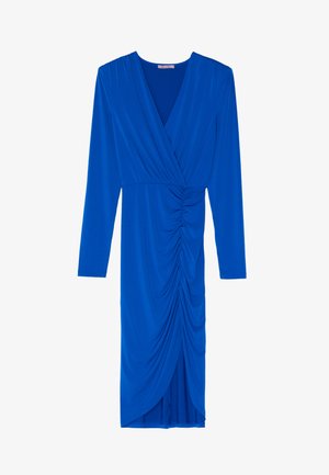 Koninklijk blauwe langmouwen jurk met een diepe V-hals, geplooide details aan de voorkant en een slanke pasvorm die onder de knie valt. Glad materiaal.