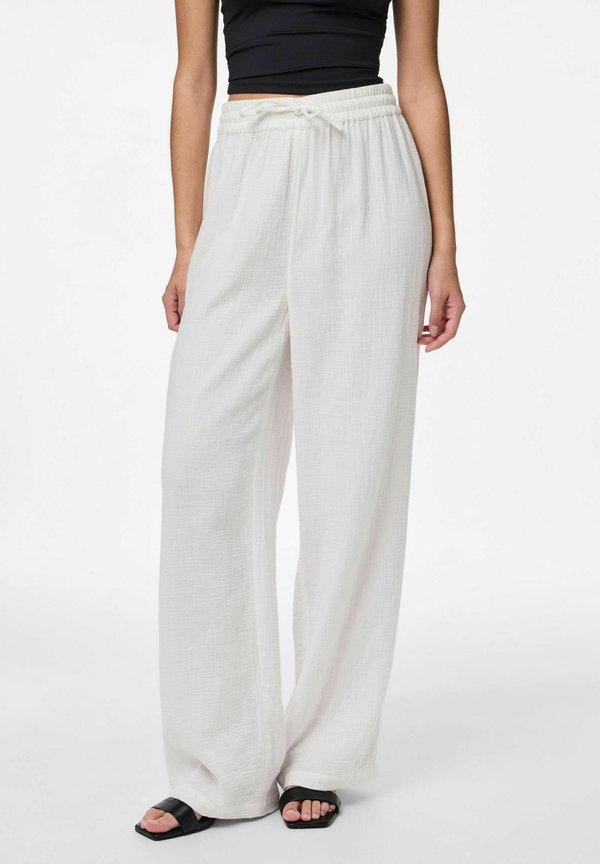 PCSASTINA WIDE  - Stoffhose - cloud dancer