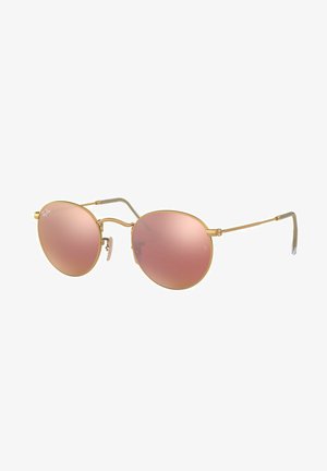 Occhiali da sole con montatura in metallo dorato, lenti rotonde a specchio rosa, con steli sottili e dettagli testurizzati lungo i bordi delle lenti.