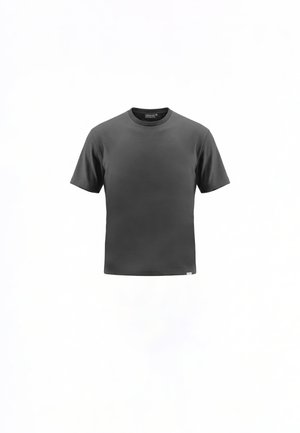 T-shirt à manches courtes gris foncé uni avec col rond et petite étiquette au bas de l'ourlet, présenté sur un fond blanc.