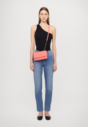 SMART DAILY - Cross body bag - coral