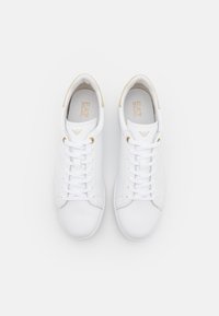 EA7 Emporio Armani UNISEX - Tenisice - white/gold