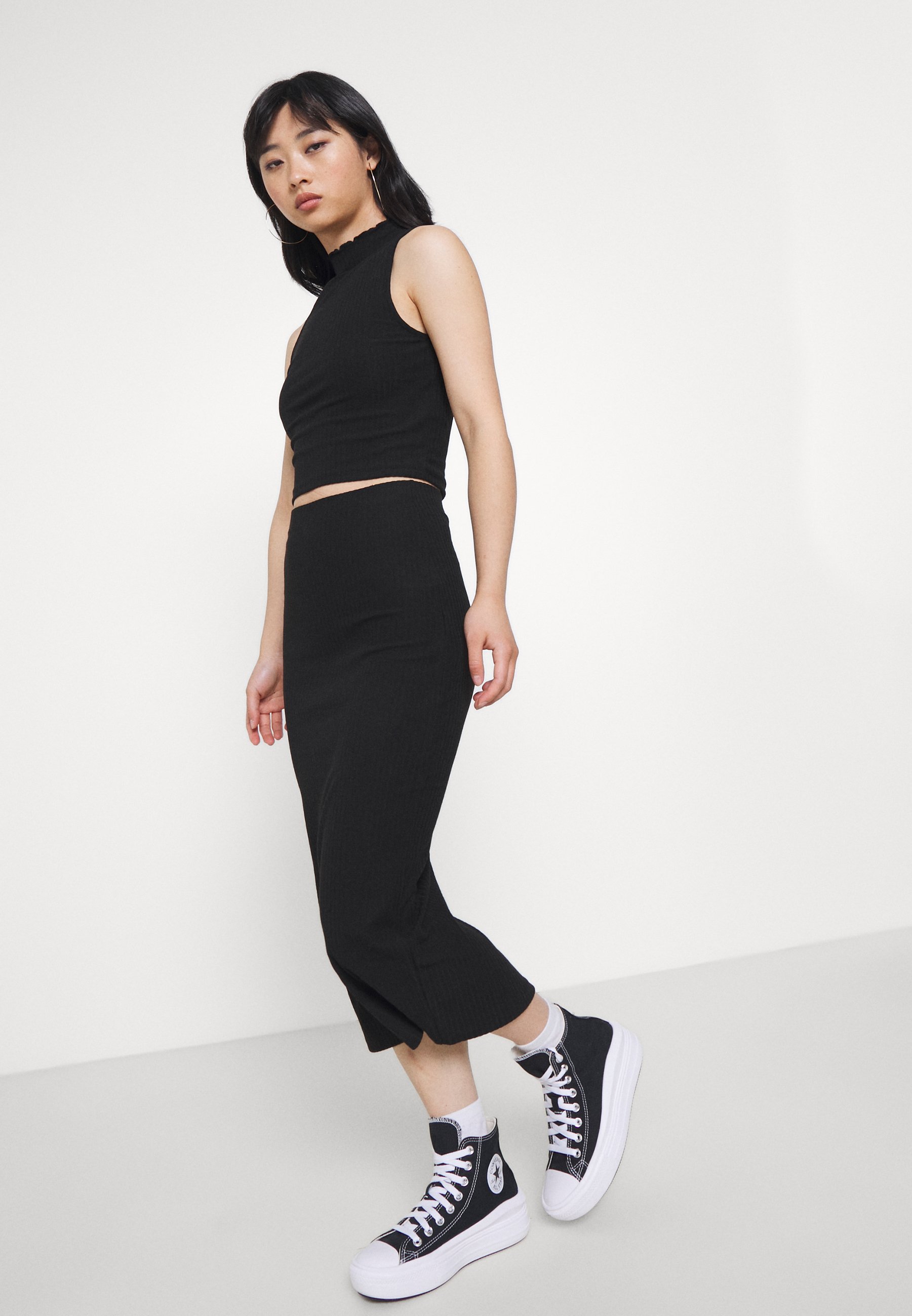 Femme ONLNELLA HIGH NECK SKIRT SET - Débardeur Femme ONLNELLA HIGH NECK SKIRT SET - Débardeur