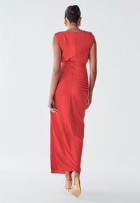 BWLDR KYLA MAXI DRESS - Oblačila za posebne priložnosti - red