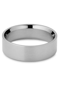 Polert rustfritt stålring med flat bånddesign. Har en børstet tekstur på den ytre overflaten og en blank indre finish.