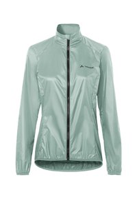 Waterafstotende, lichtgroene Vaude-jack met een rits aan de voorkant, hoge kraag en elastische manchetten. Heeft een logo op de linkerborst.