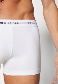 Tommy Hilfiger TRUNK 5 PACK - Culotte - white/indigo/sky