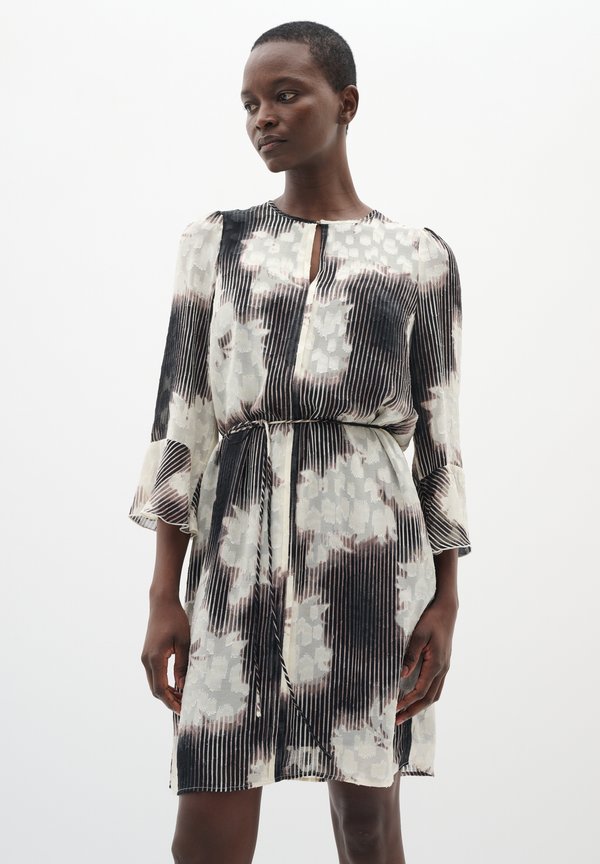 CIELLE - Freizeitkleid - neutral illuminating florals