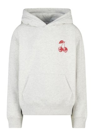 Lichtgrijze capuchontrui met kangeroezak en kleine rode kersenprint op de linkerborst.