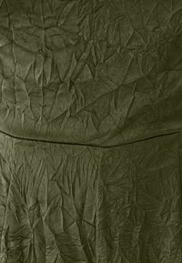 Unselected, khaki