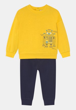 SET - Tracksuit - habanero gold
