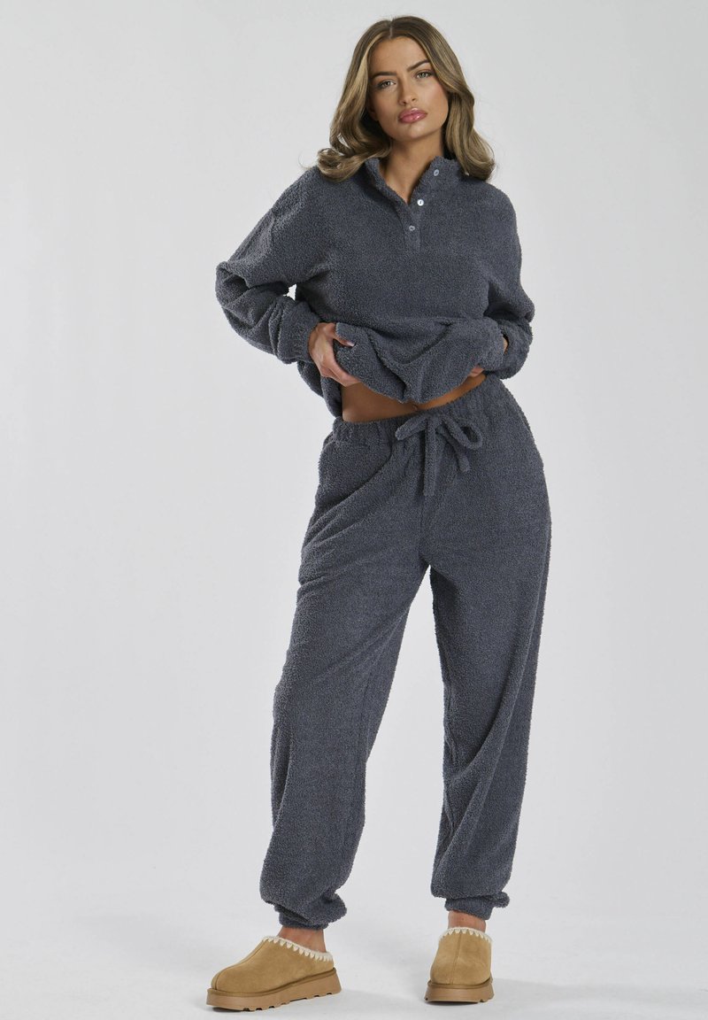 Loungeable SOFT FUZZY JUMPER AND JOGGER SET - Pigiama - grey