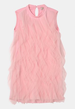 Robe rose avec une coupe ajustée sans manches, des volants superposés en tulle transparent et une fermeture au dos en forme de goutte d'eau. Tissu lisse et léger.