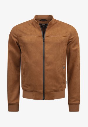 Smeđa lažna suede bomber jakna s prednjim zatvaračem, rebrastim manžetama i rubom, te dva bočna džepa. Sadrži suptilan logo na rukavu.