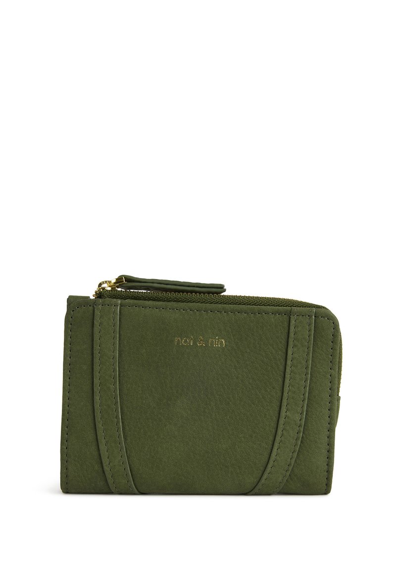 Groene leren portemonnee met gouden beslag, ritssluiting en geperst merkembleem. Voorzien van naadloze stiksels en een compact rechthoekig model.