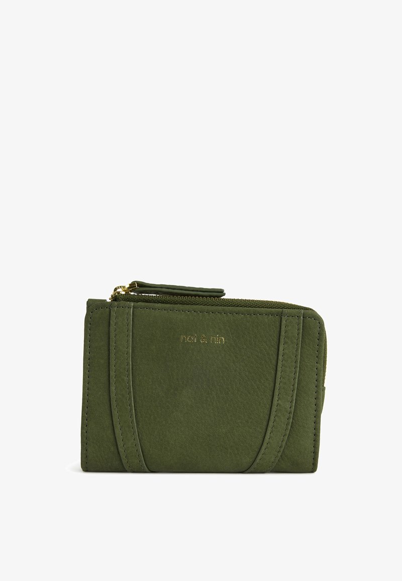 Groene leren portemonnee met gouden beslag, ritssluiting en geperst merkembleem. Voorzien van naadloze stiksels en een compact rechthoekig model.