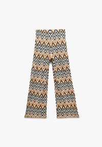 Pantaloni a gamba larga con motivo zigzag in bianco, nero e arancione, caratterizzati da una vita alta e un tessuto fluido, che offrono un design geometrico distintivo.