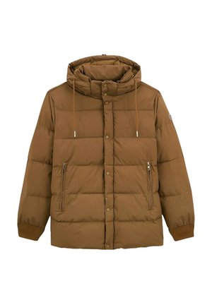 Veste doudoune isolée marron avec capuche, dotée d'une fermeture éclair, de poches latérales et de poignets élastiques. Texture lisse avec des couches cousues.