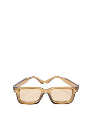 - Okulary przeciwsłoneczne