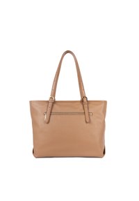 Sac fourre-tout en cuir tan avec une forme structurée, présentant deux poignées, une poche avant zippée et une texture lisse. Les accents incluent des accessoires en or.