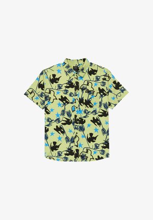 Koszula z krótkim rękawem na guziki w jasnym zielonym kolorze z czarnymi i niebieskimi abstrakcyjnymi wzorami ptaków i gwiazd oraz kieszenią na piersi z przodu.