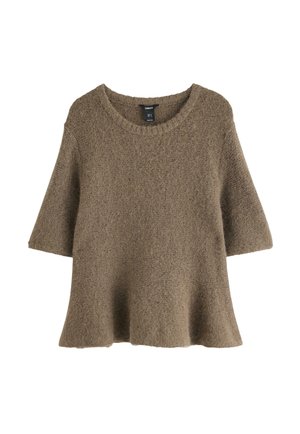 Brun strikket sweater med en bred, scoopet halsudskæring og korte ærmer. Blød tekstur med en afslappet, flared pasform. Ingen synlige hardware eller mønstre.