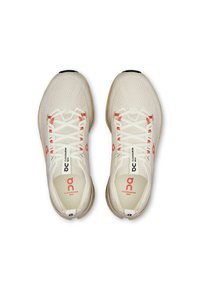 On Chaussures de running sur route - ivory   salmon