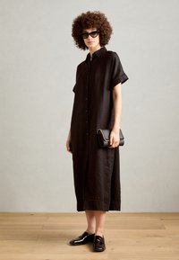 Laila Fittet Blazer - Black