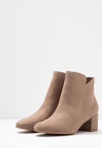Tamaris Boots à talons - beige