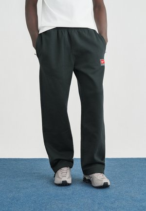 SOLO - Pantalon de survêtement - black spruce