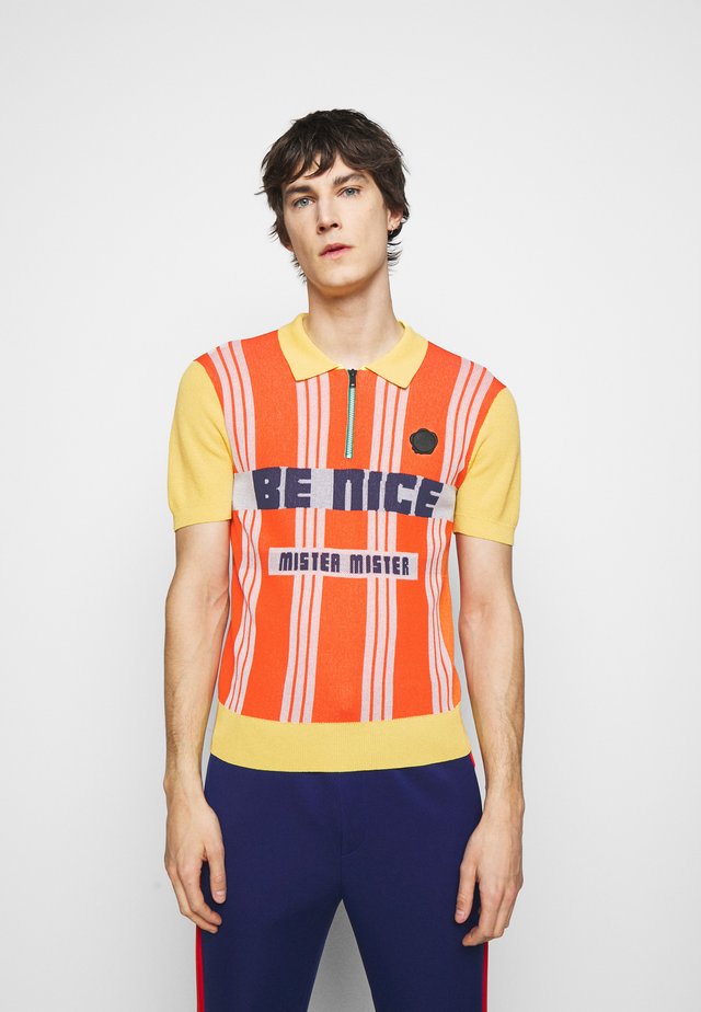 BE NICE STRIPE - Strikkegenser - orange