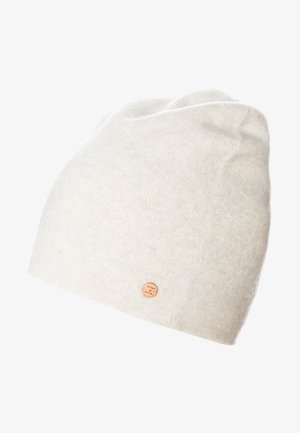 Cremefarbenes Strickmütze mit weicher Textur und runder Form. Verfügt über ein kleines, rundes, gebrandetes Lederetikett an der Seite.