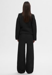 Selected Femme SLFFRIDA STRUCTURE PANTS - Nadrágok - black
