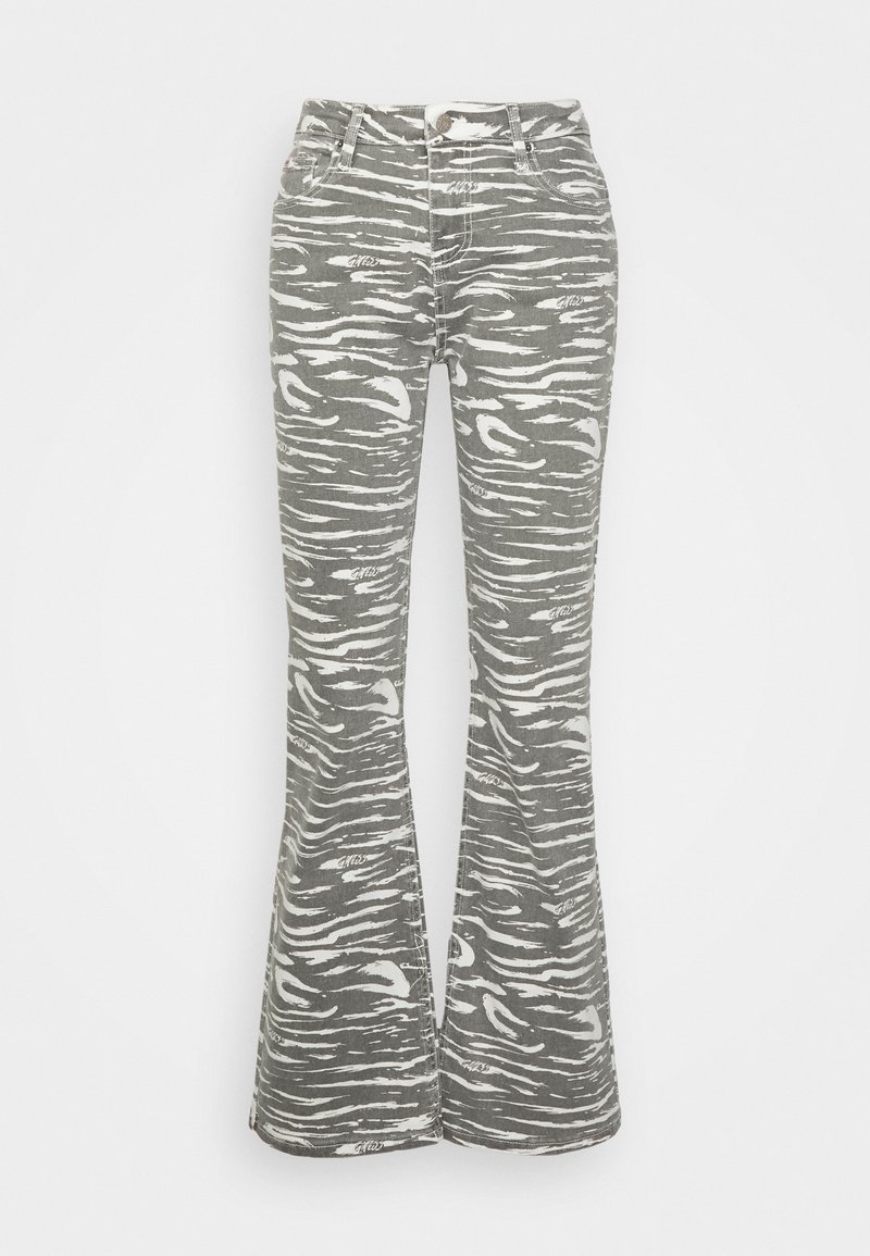 Blugi bootcut
