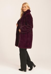 GINI LONDON LAPEL COLLAR LONGLINE - Winter coat - plum