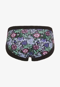 Unselected, nouveau garden black