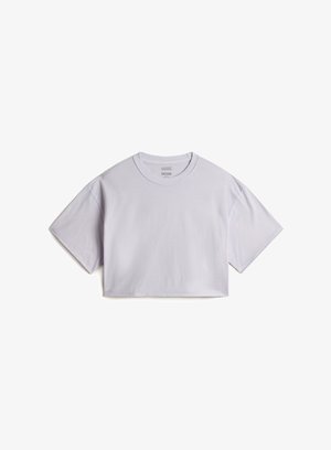 Light purple cropped T-shirt made from soft cotton, featuring short sleeves and a crew neck. No patterns or embellishments visible.